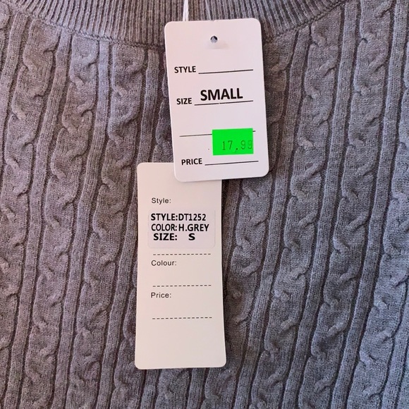 BRAND NEW cropped and flowy shirt - Picture 2 of 4